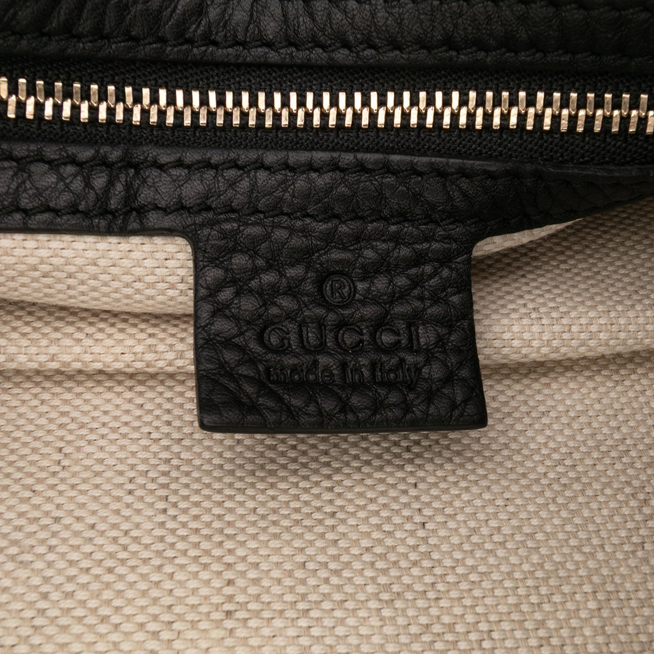 Gucci Medium Pebbled Calfskin Soho Boston Bag Zwart