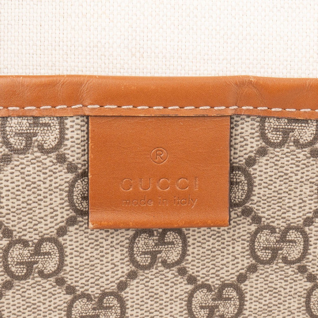 Gucci Gucci GG Canvas Monogram Handbag Bruin