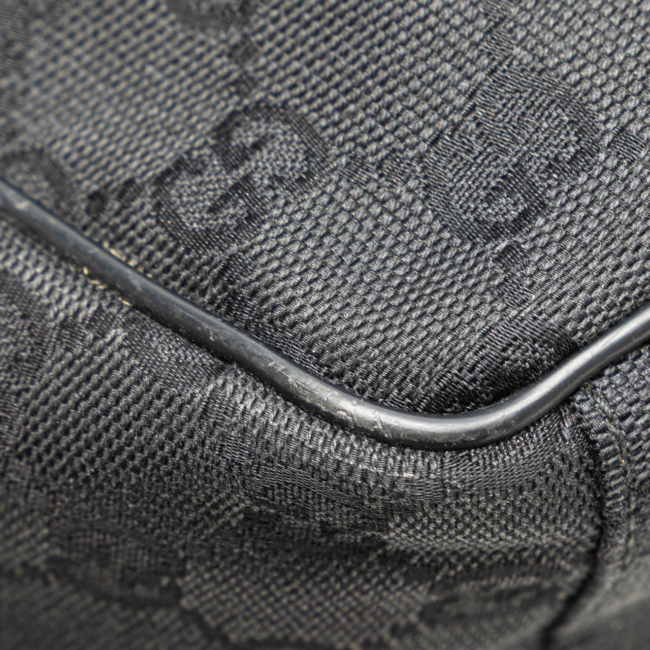 Gucci GG Canvas Crossbody Zwart