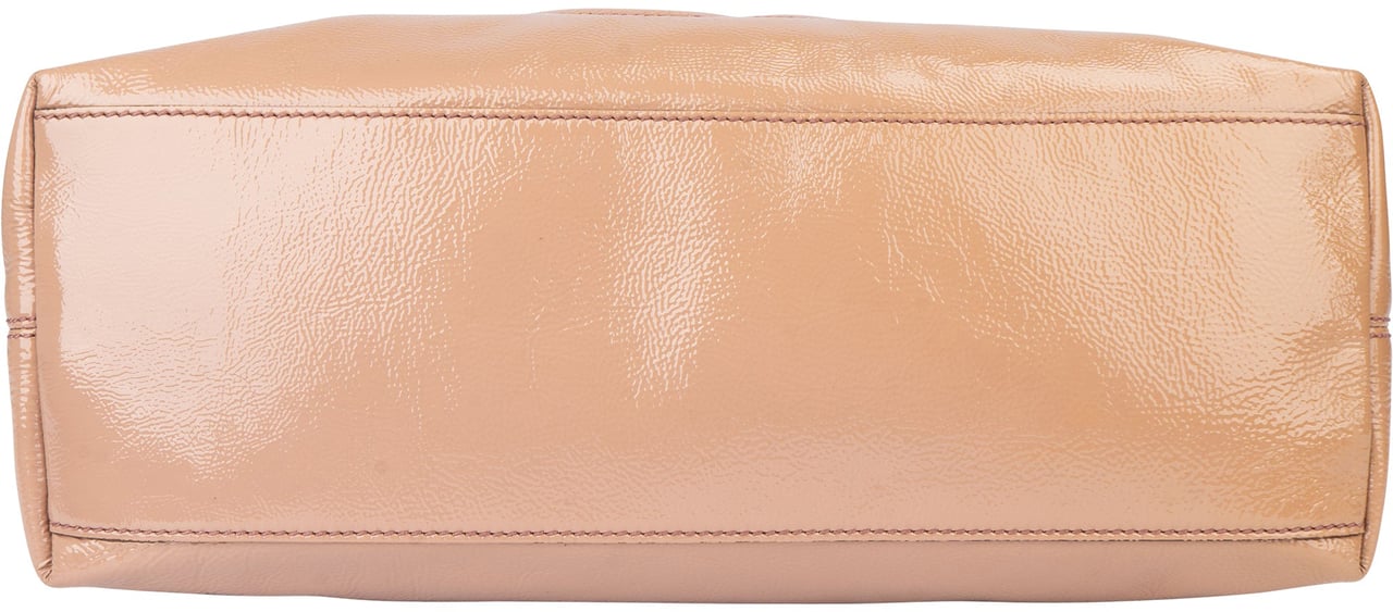 Gucci Gucci Patent Leather GG Soho Crossbody Bag Roze