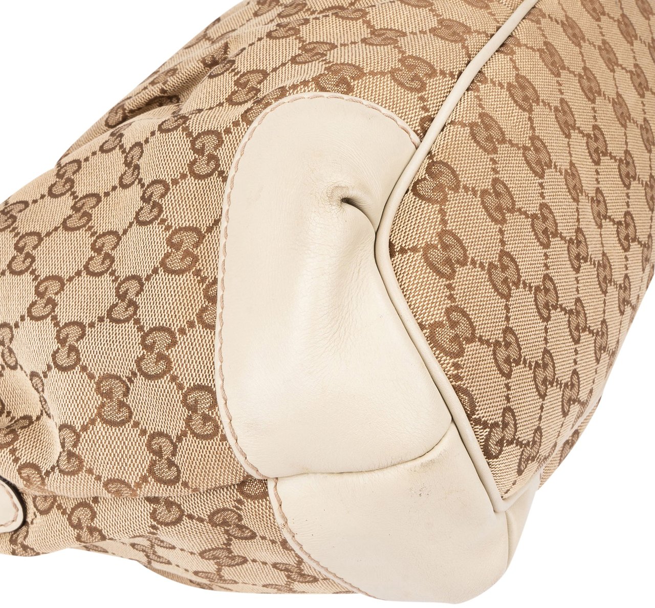 Gucci Gucci GG Monogram Sukey Handbag Bruin