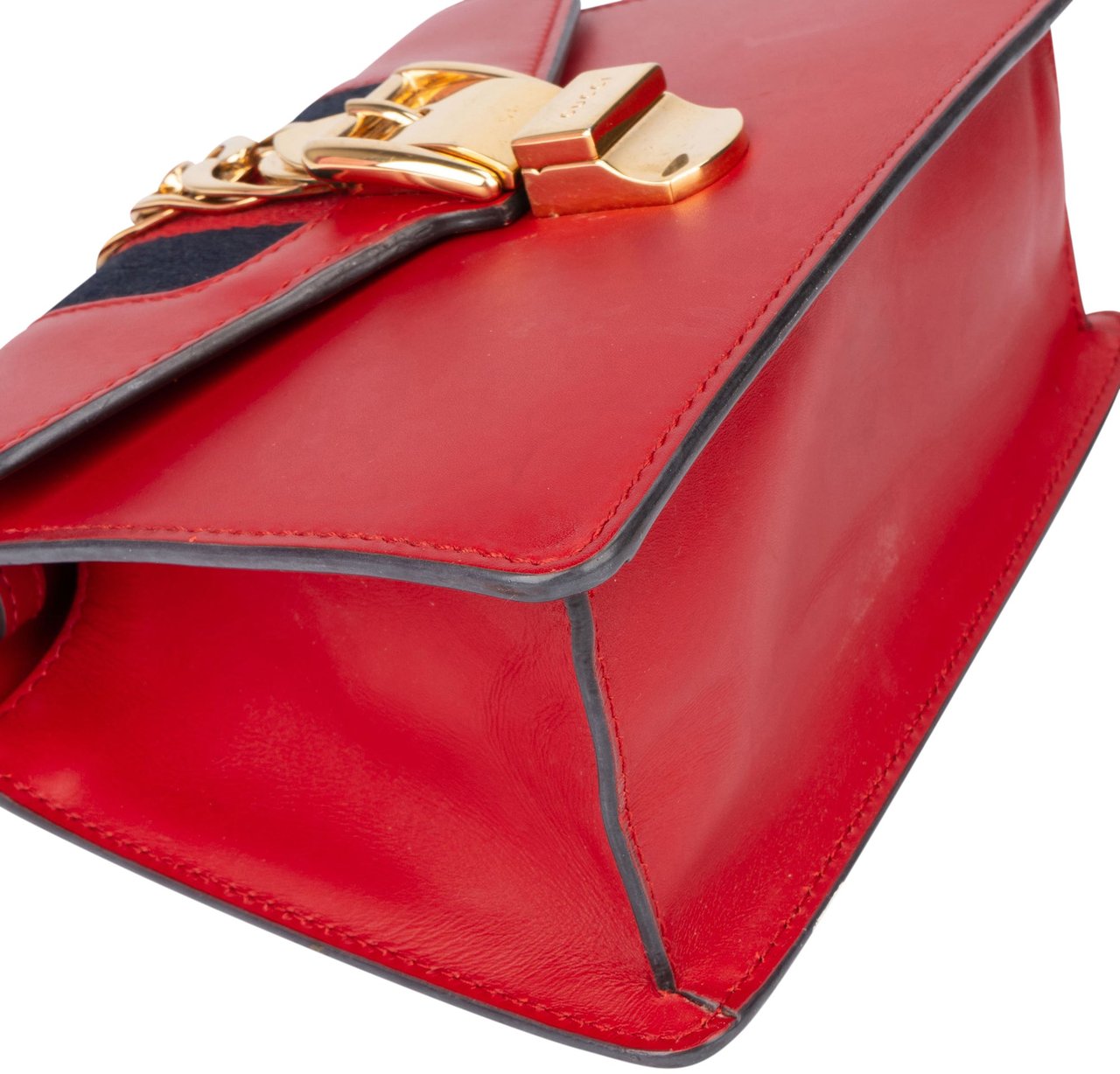 Gucci Gucci Red Leather Small Sylvie Handbag Rood