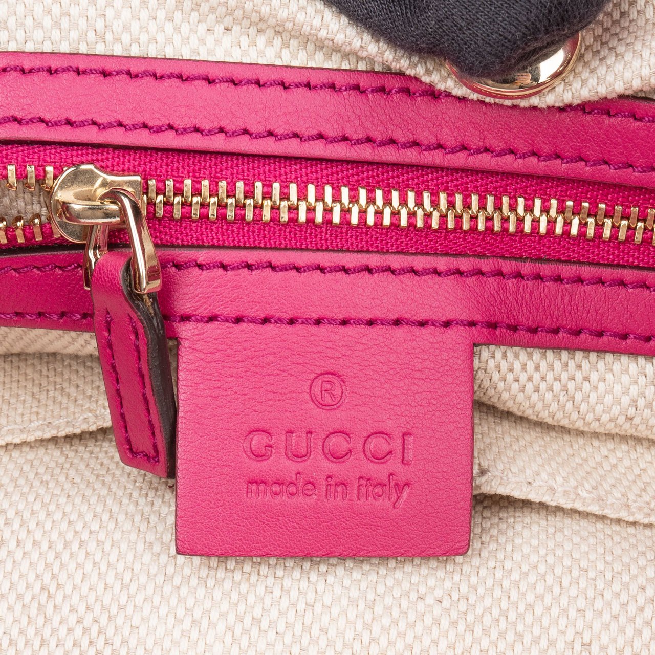 Gucci Gucci Pink Patent Leather GG Soho Shoulder Bag Roze
