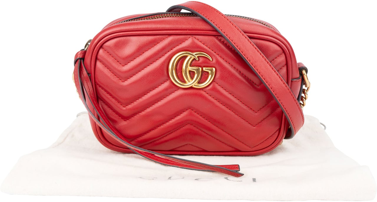Gucci Gucci Chevron Leather GG Marmont Crossbody bag Rood