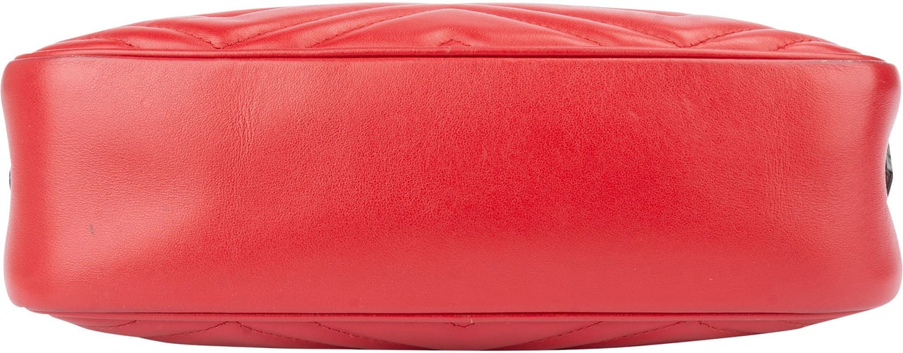 Gucci Gucci Red Chevron Leather GG Marmont Crossbody Bag Rood