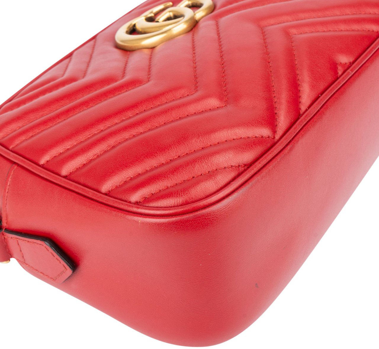 Gucci Gucci Red Chevron Leather GG Marmont Crossbody Bag Rood