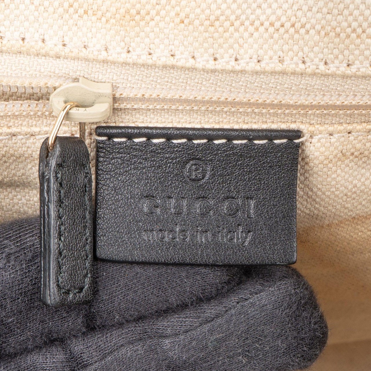 Gucci Gucci Leather GG Monogram Sukey Handbag Zwart