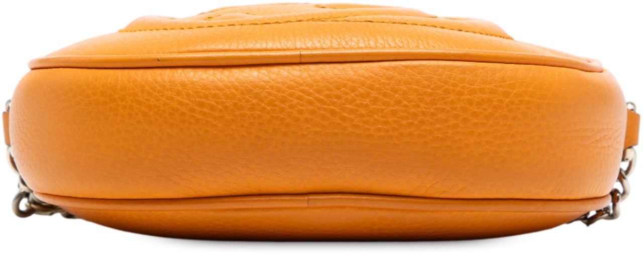 Gucci Mini Pebbled Calfskin Soho Chain Crossbody Oranje