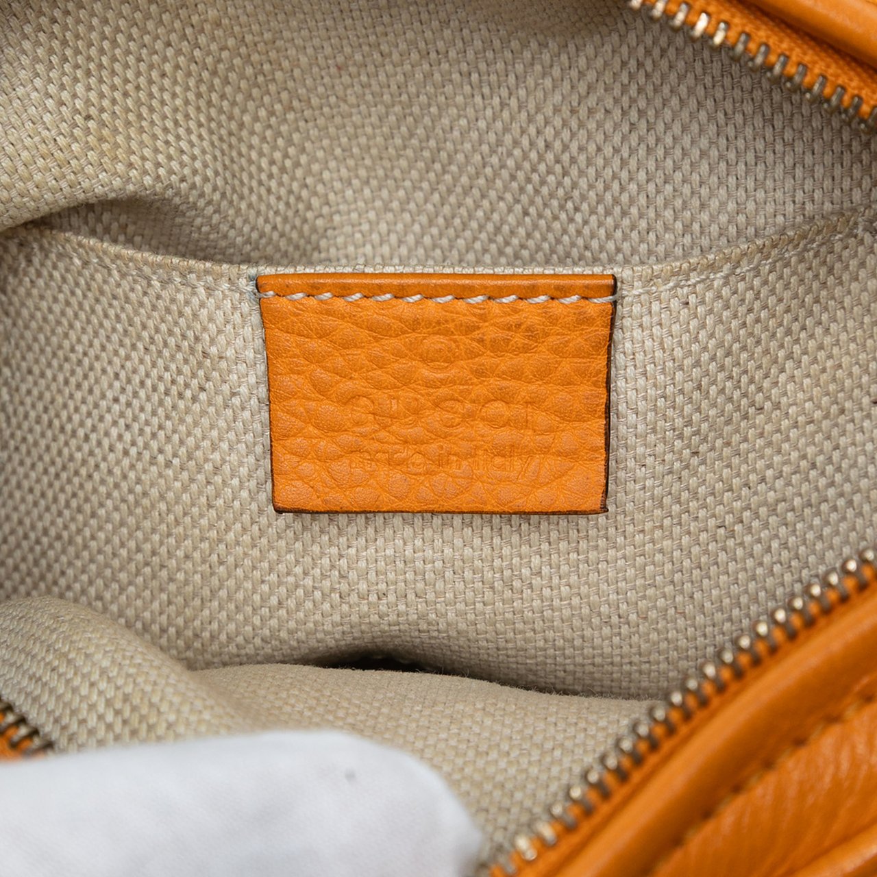 Gucci Mini Pebbled Calfskin Soho Chain Crossbody Oranje