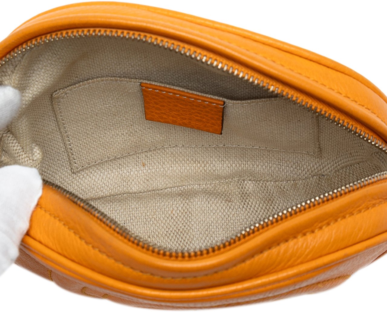 Gucci Mini Pebbled Calfskin Soho Chain Crossbody Oranje