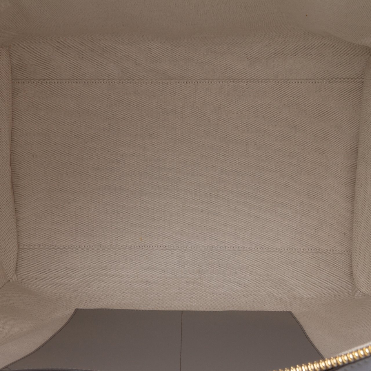 Gucci Medium GG Matelasse Leather Duffle Bag Grijs