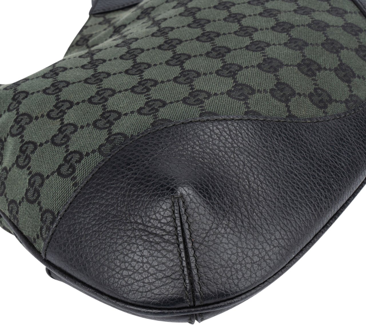 Gucci Gucci GG Monogram Shoulder Bag Zwart