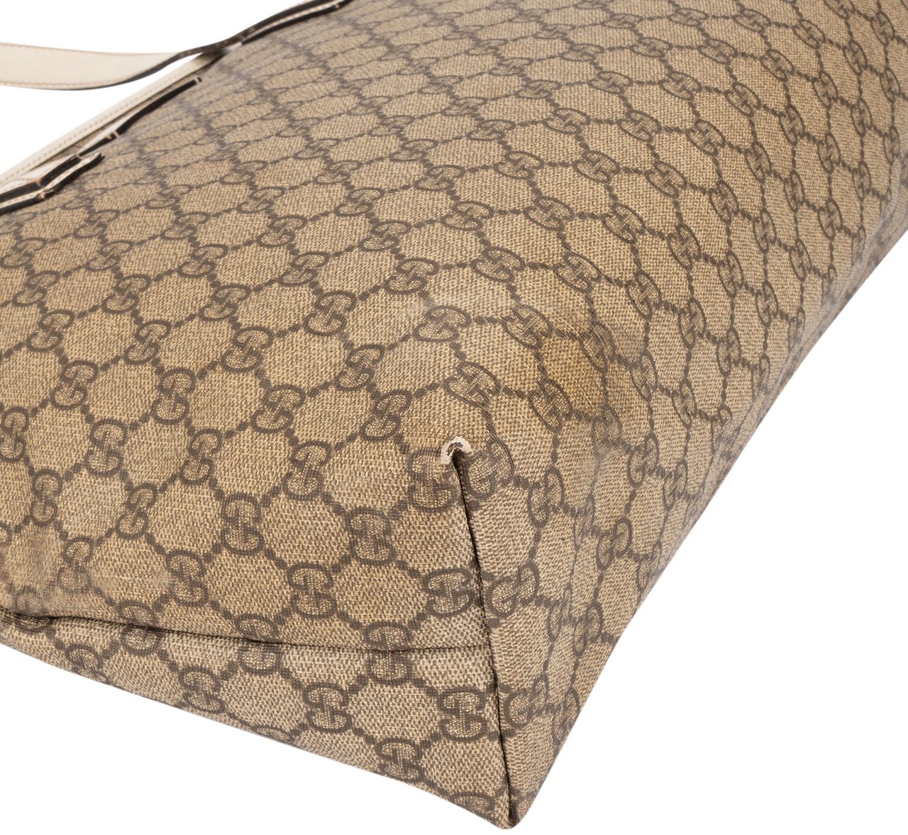 Gucci Gucci GG Canvas Monogram Handbag Bruin