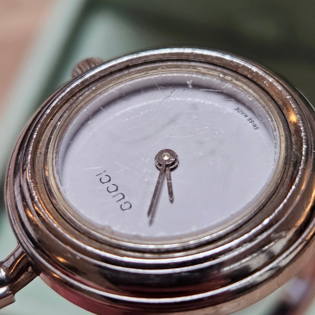 Gucci Gucci Silver Tone Multicolor Bezel Women Watch Zilver
