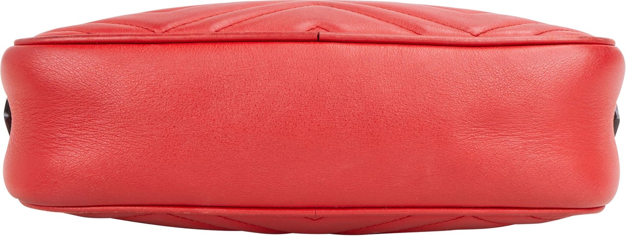 Gucci Gucci Quilted Leather Marmont GG Crossbody Bag Rood