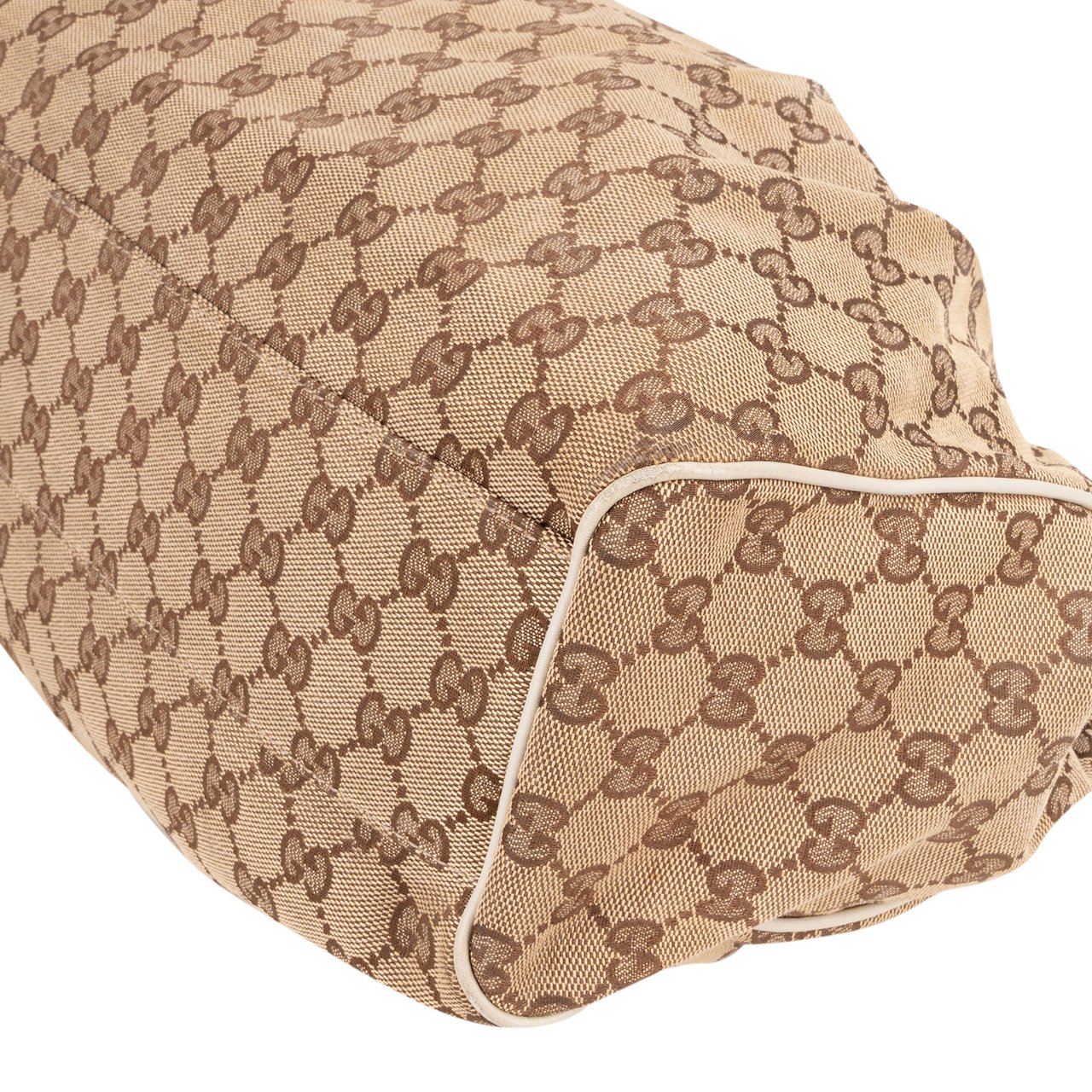 Gucci Gucci GG Monogram Sukey Handbag Bruin