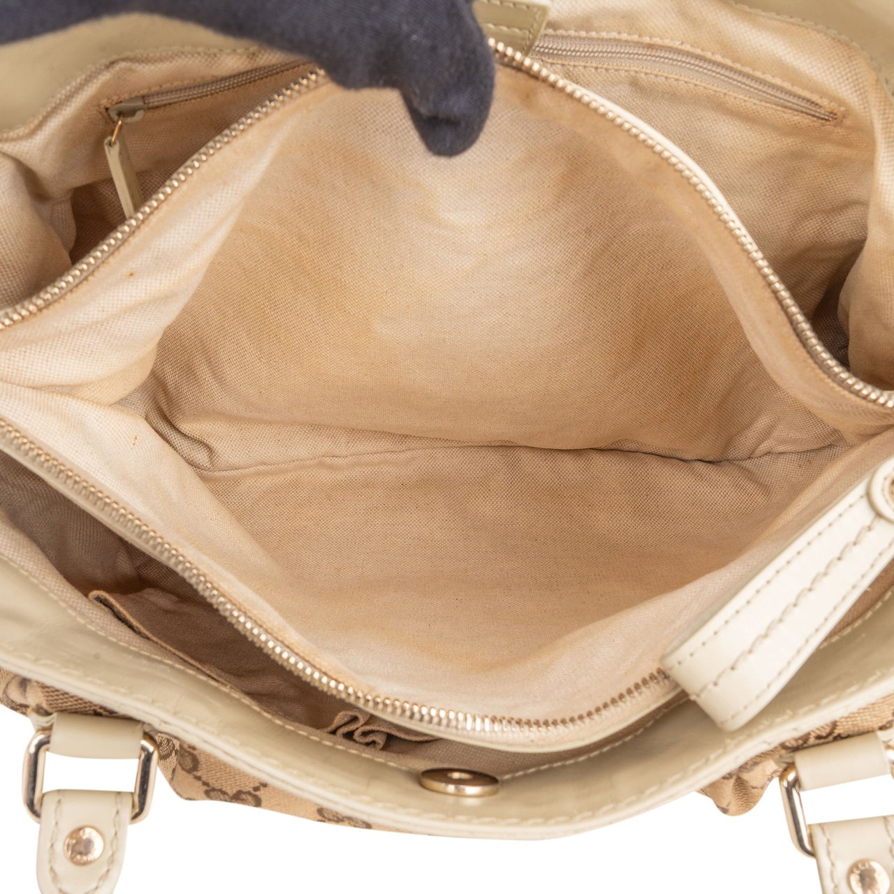 Gucci Gucci GG Monogram Sukey Handbag Bruin