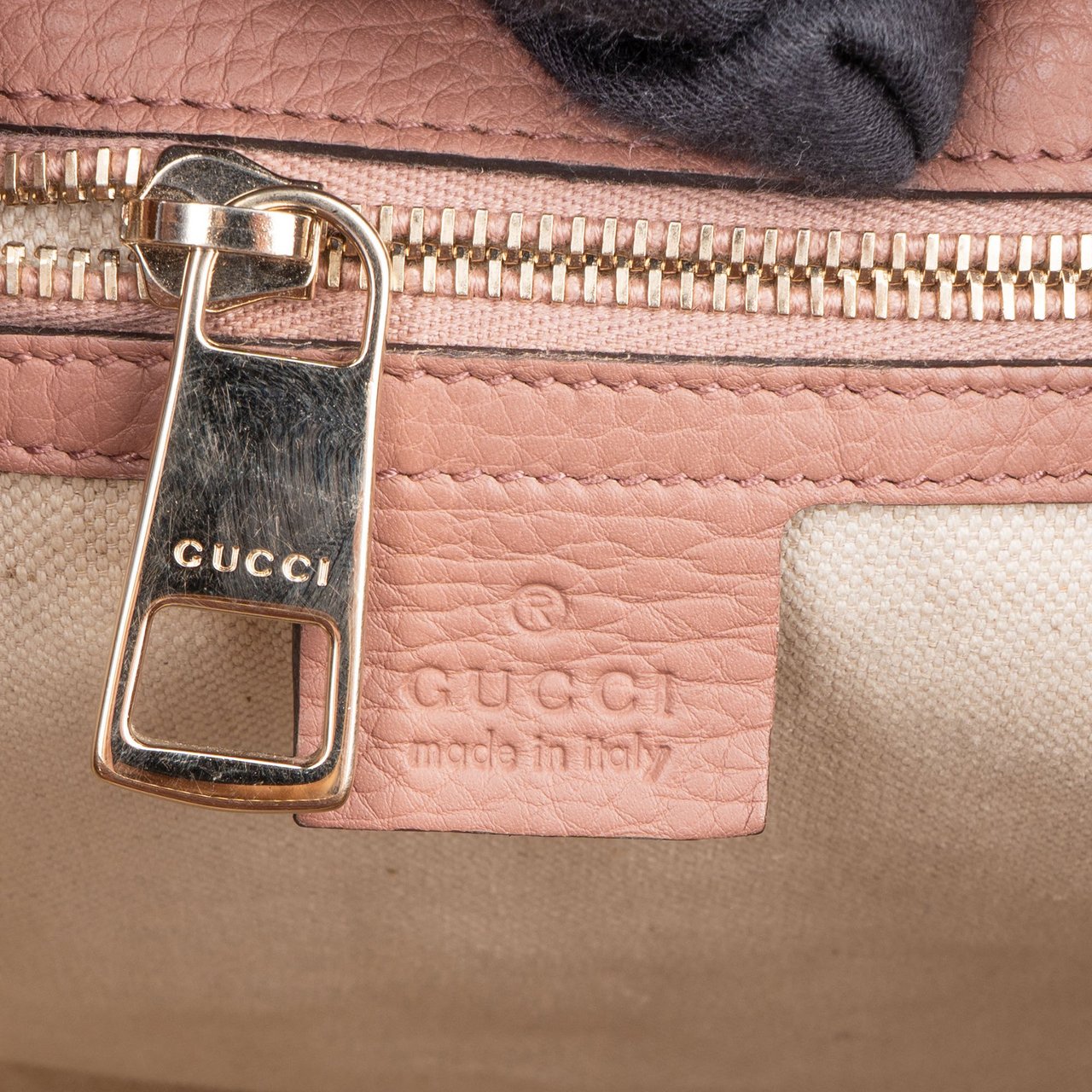 Gucci Pink Leather Bamboo Handbag Roze