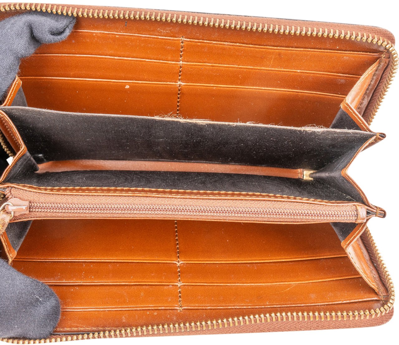 Gucci Gucci GG Monogram Zip Wallet Bruin