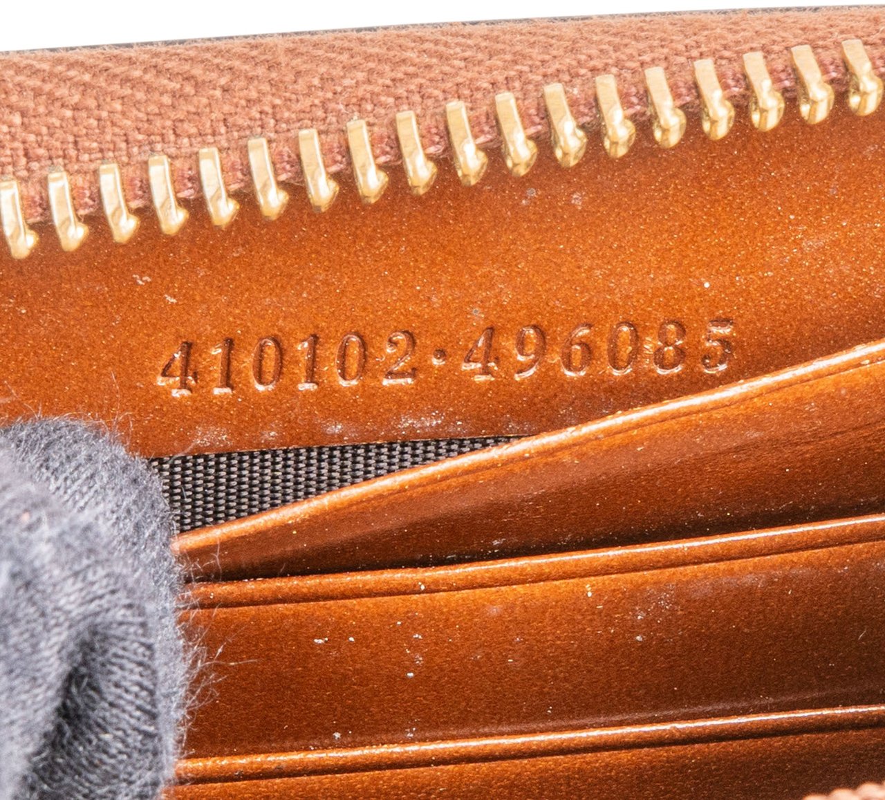 Gucci Gucci GG Monogram Zip Wallet Bruin