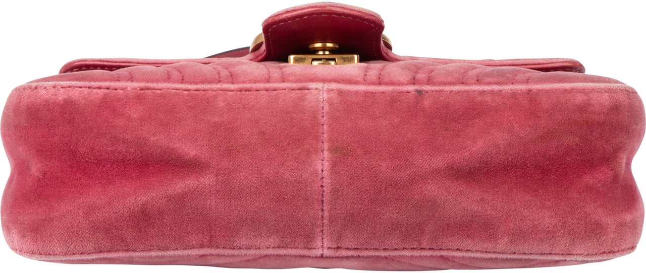 Gucci Gucci Velvet GG Marmont Crossbody Bag Roze