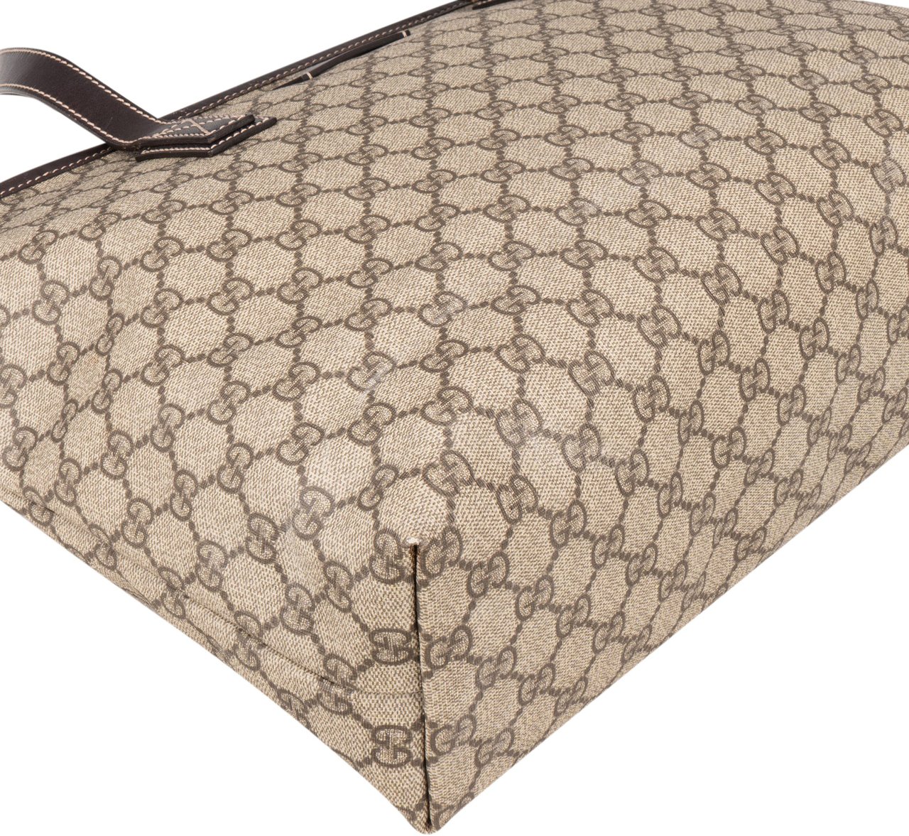 Gucci Gucci GG Supreme Monogram Handbag Bruin