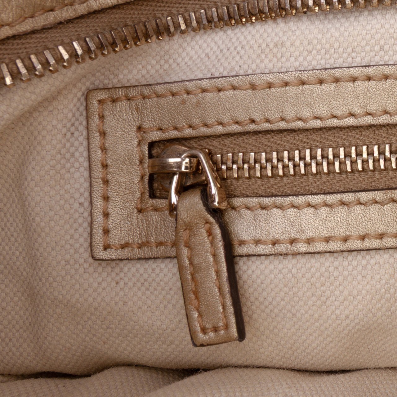 Gucci Small Guccissima Bree Satchel Goud