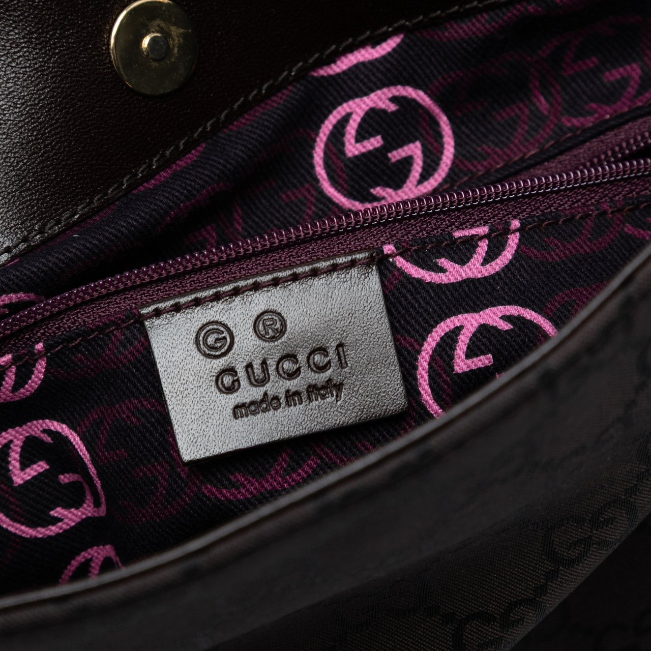 Gucci GG Nylon Hobo Bag Bruin