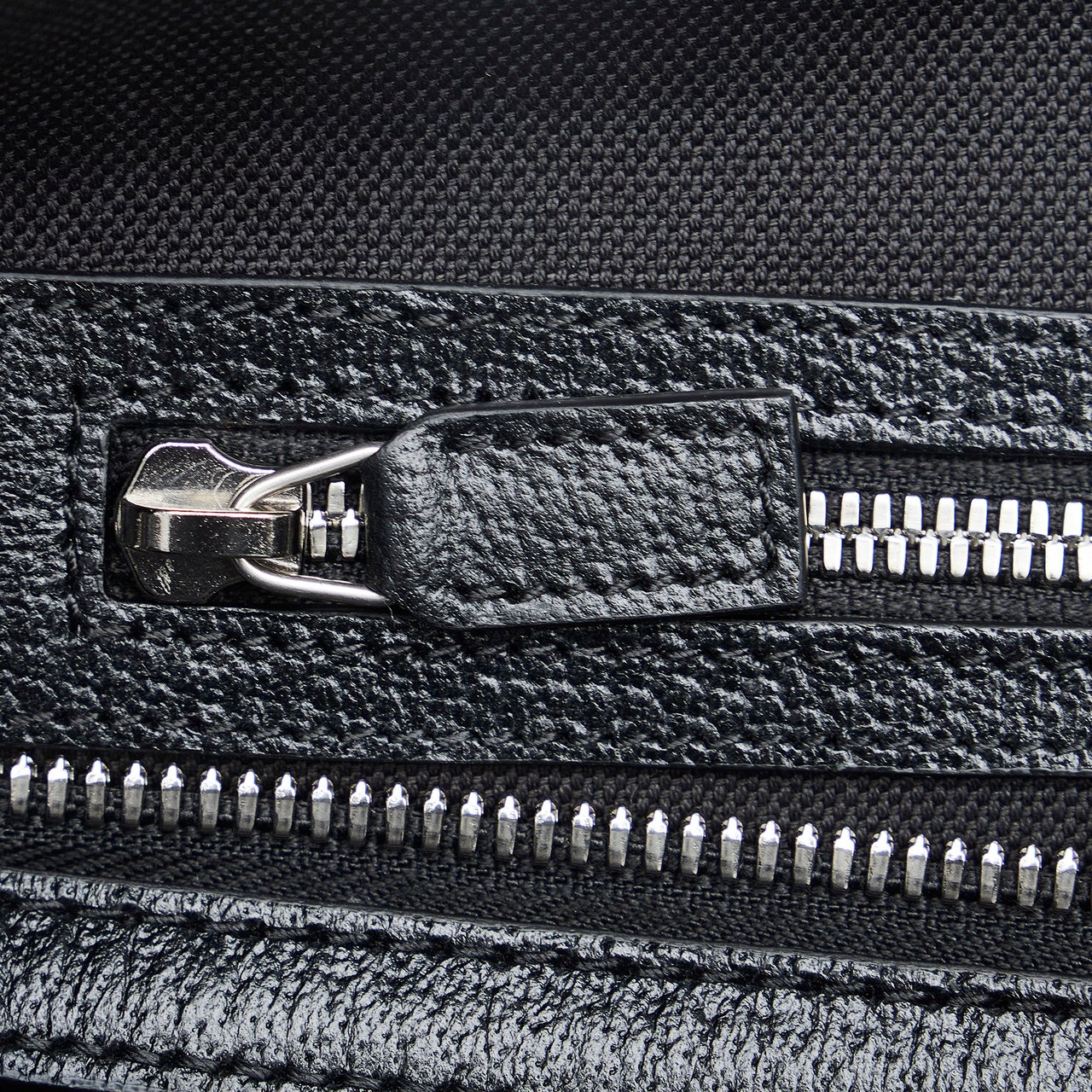 Gucci Small Jumbo GG Canvas Duffle Bag Zwart