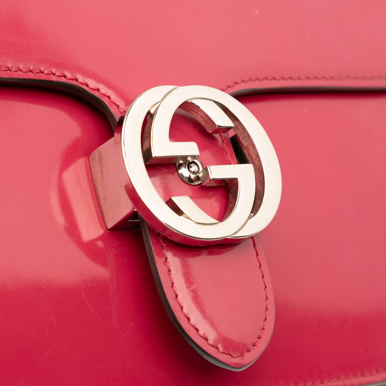 Gucci Medium Patent Dollar Interlocking G Crossbody Rood