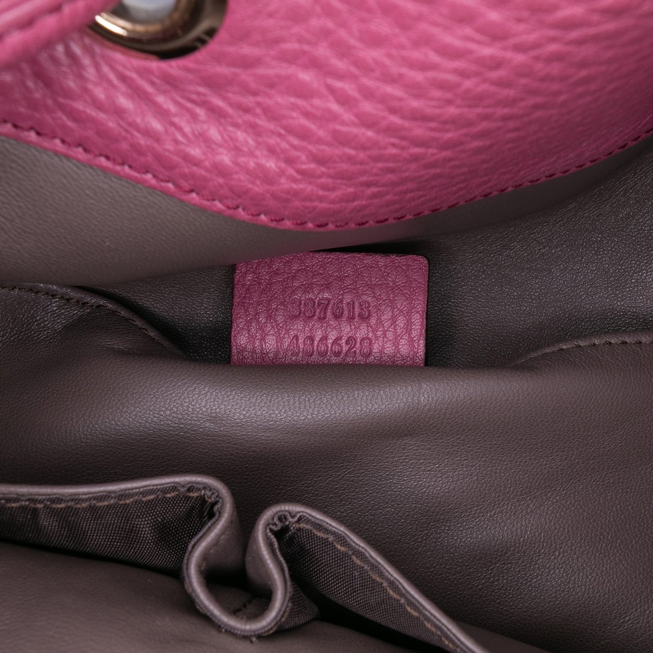Gucci Pebbled Calfskin Miss Bamboo Bucket Bag Paars
