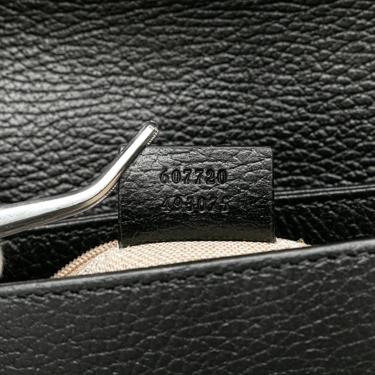 Gucci Small Dollar Calfskin Interlocking G Crossbody Zwart