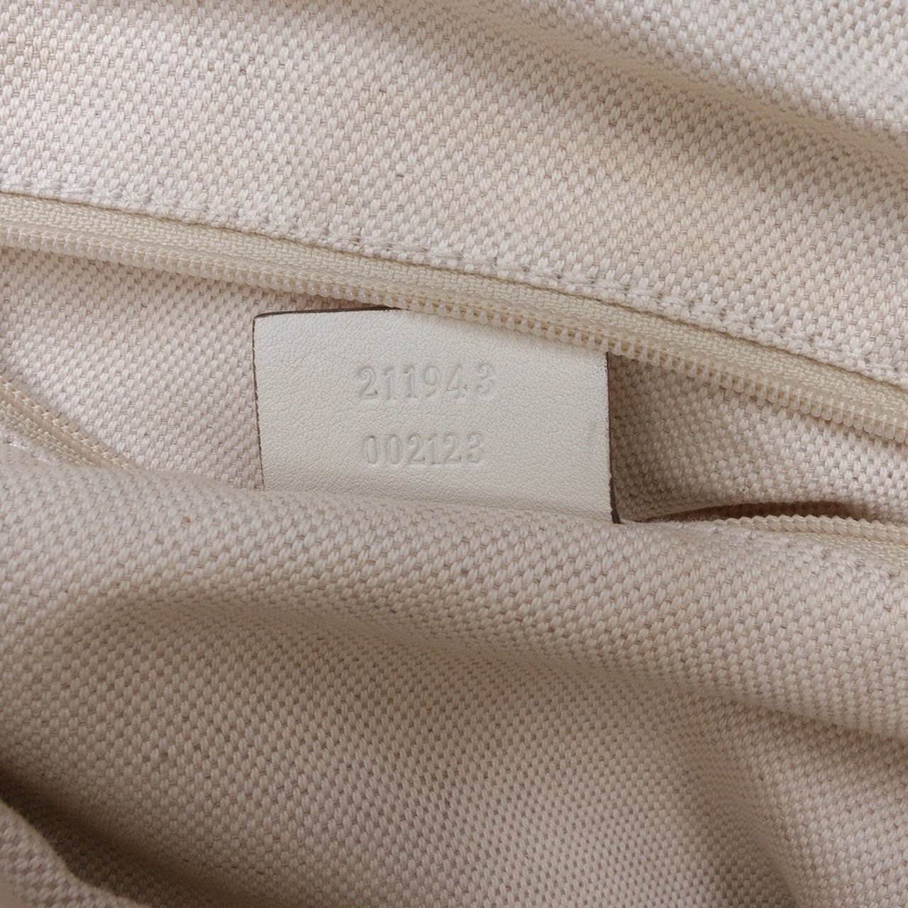 Gucci Large Diamante Raffia Sukey Tote Wit