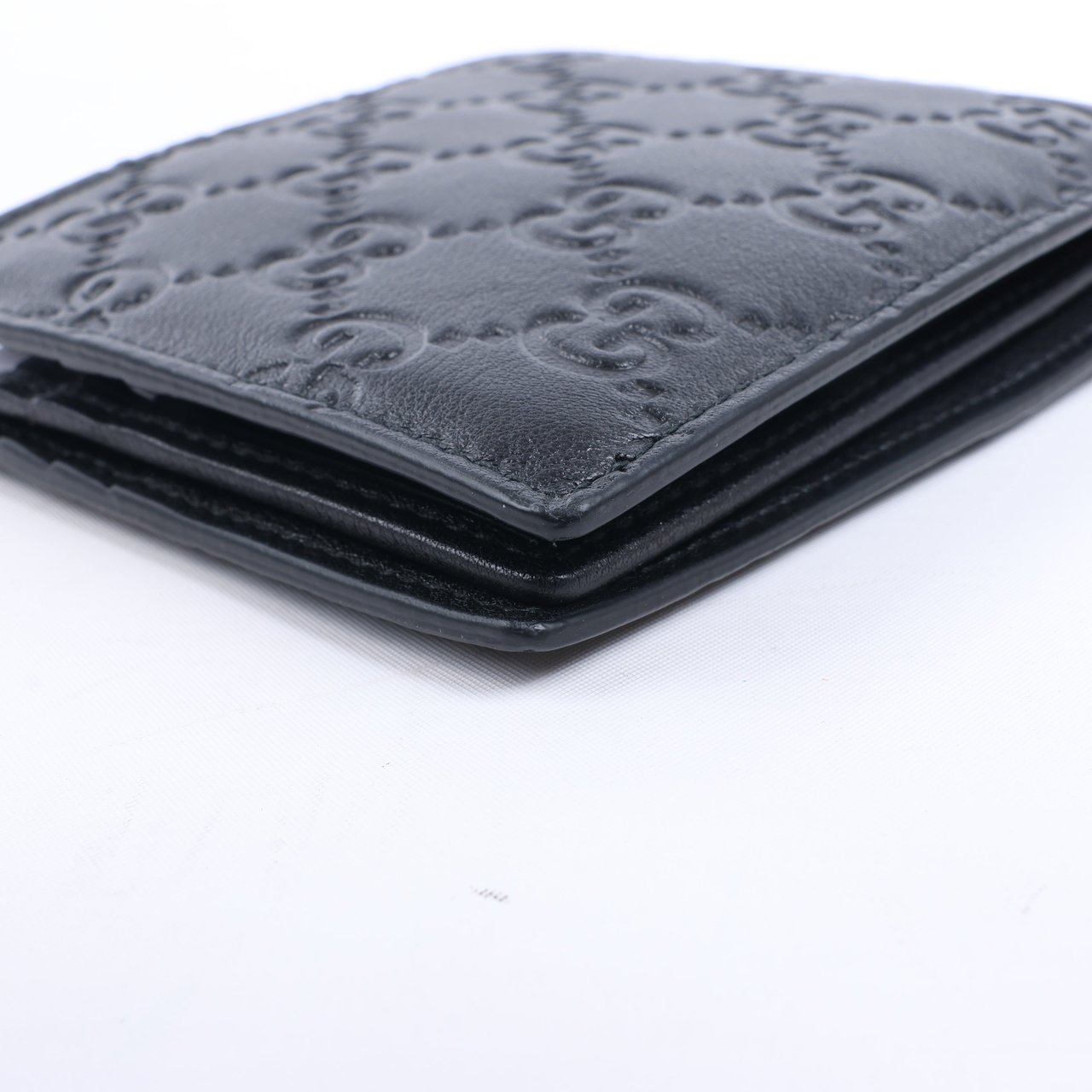 Gucci Gucci Guccissima 212185 Leather Compact Wallet in Black Zwart