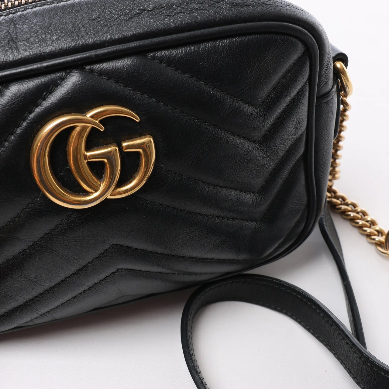 Gucci Gucci GG Marmont Leather Crossbody Bag in Black Zwart