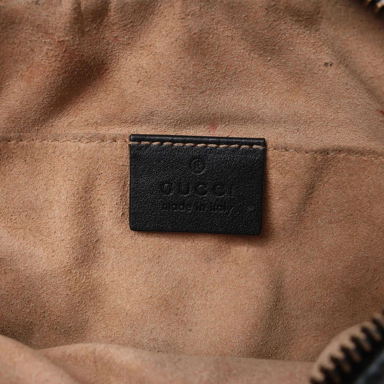 Gucci Gucci GG Marmont Leather Crossbody Bag in Black Zwart