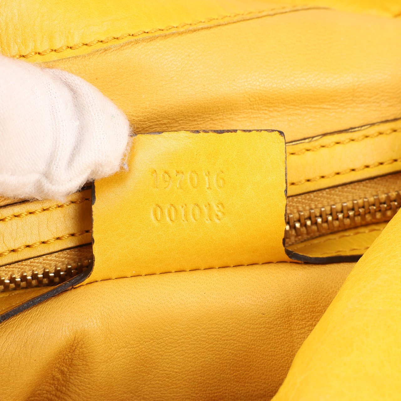 Gucci Exotic leathers - Alligator Hysteria Top 2way Handbag in Yellow Geel