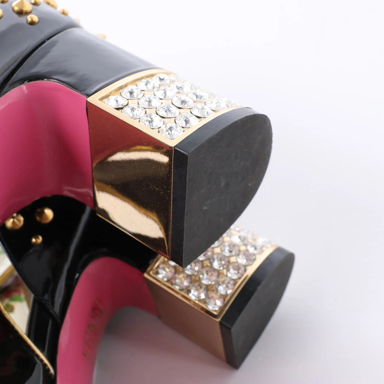 Gucci Caspar Patent Leather Strap Pumps in Black×Gold 492050, Size EU 38.5 Zwart