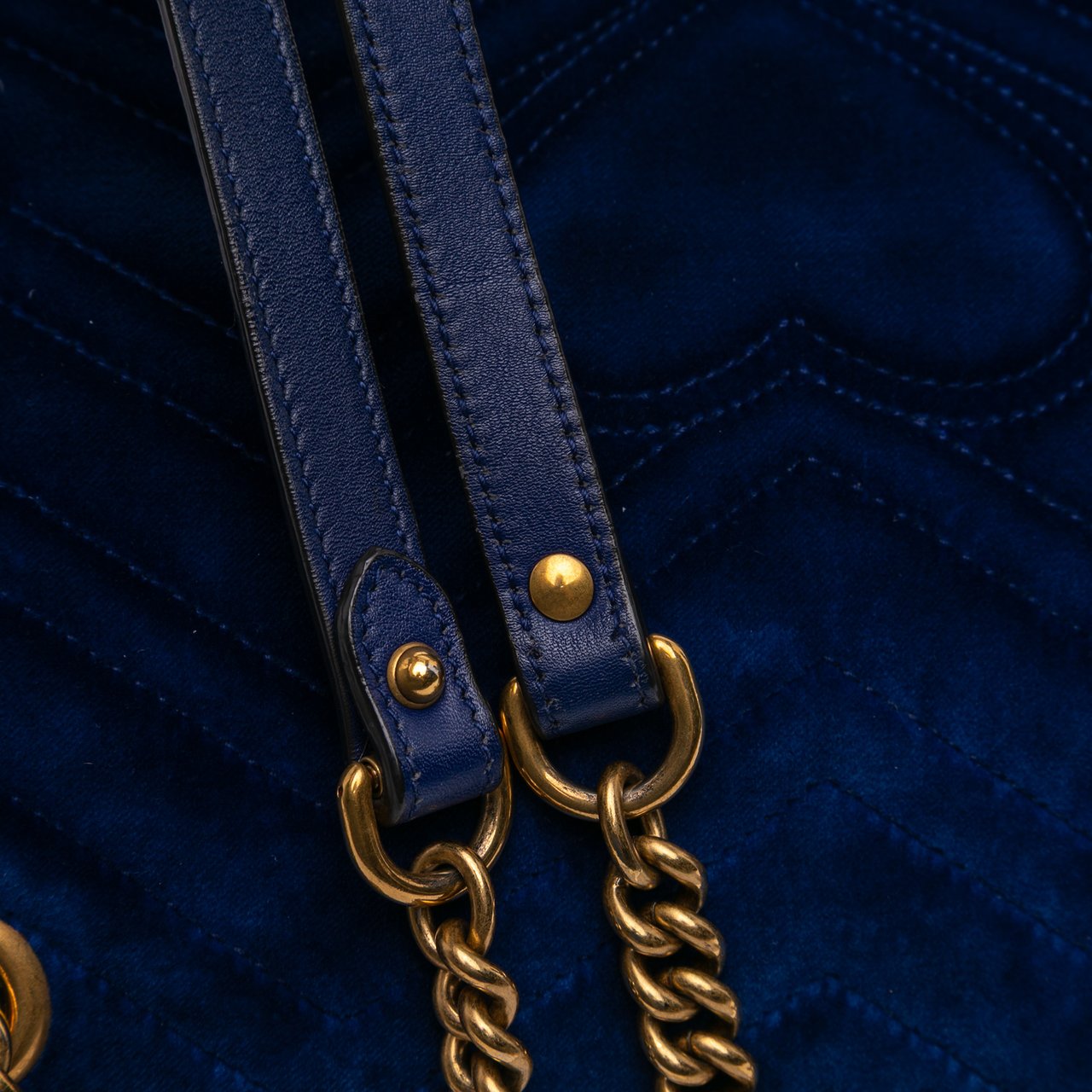 Gucci Large GG Marmont Matelasse Velvet Shoulder Bag Blauw