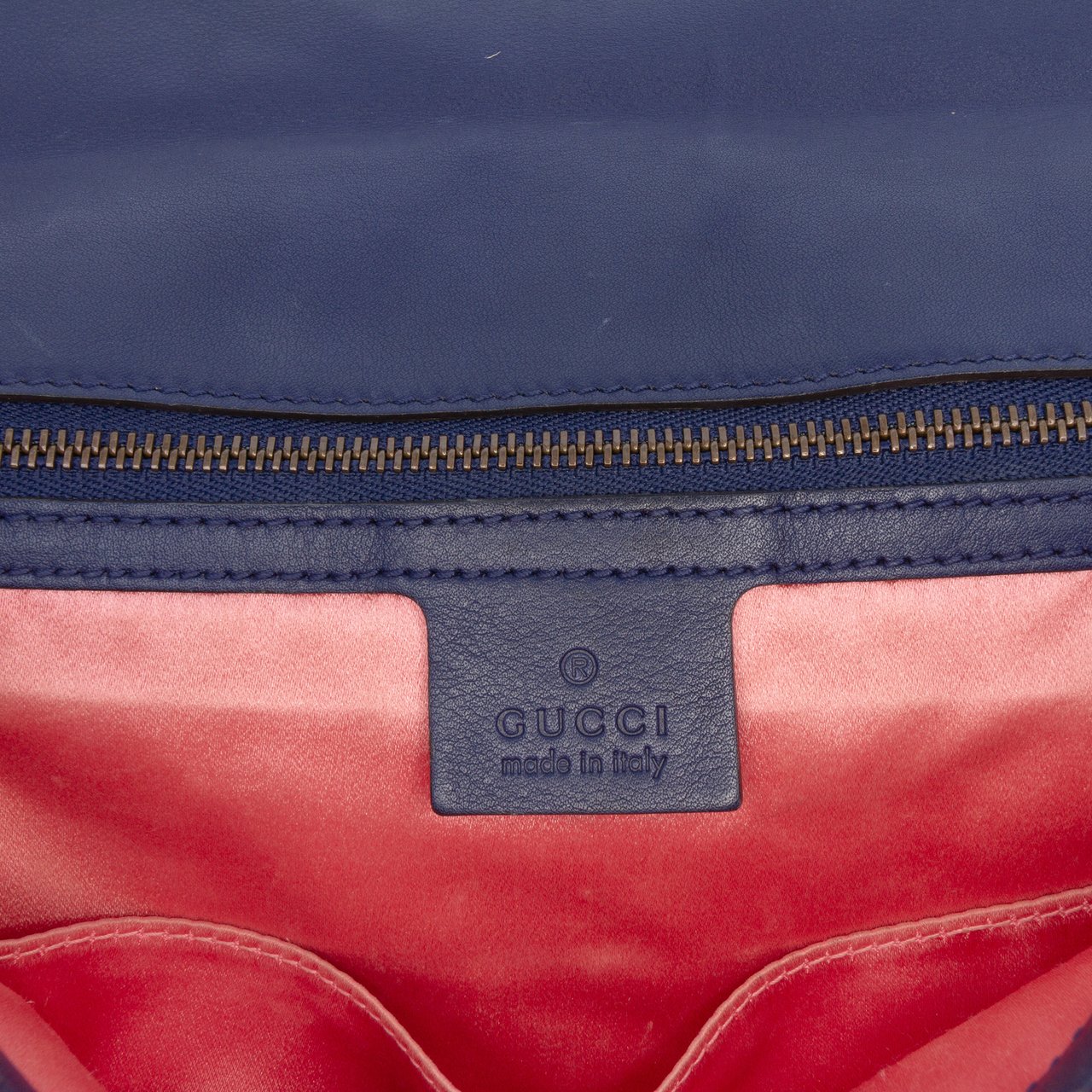 Gucci Large GG Marmont Matelasse Velvet Shoulder Bag Blauw
