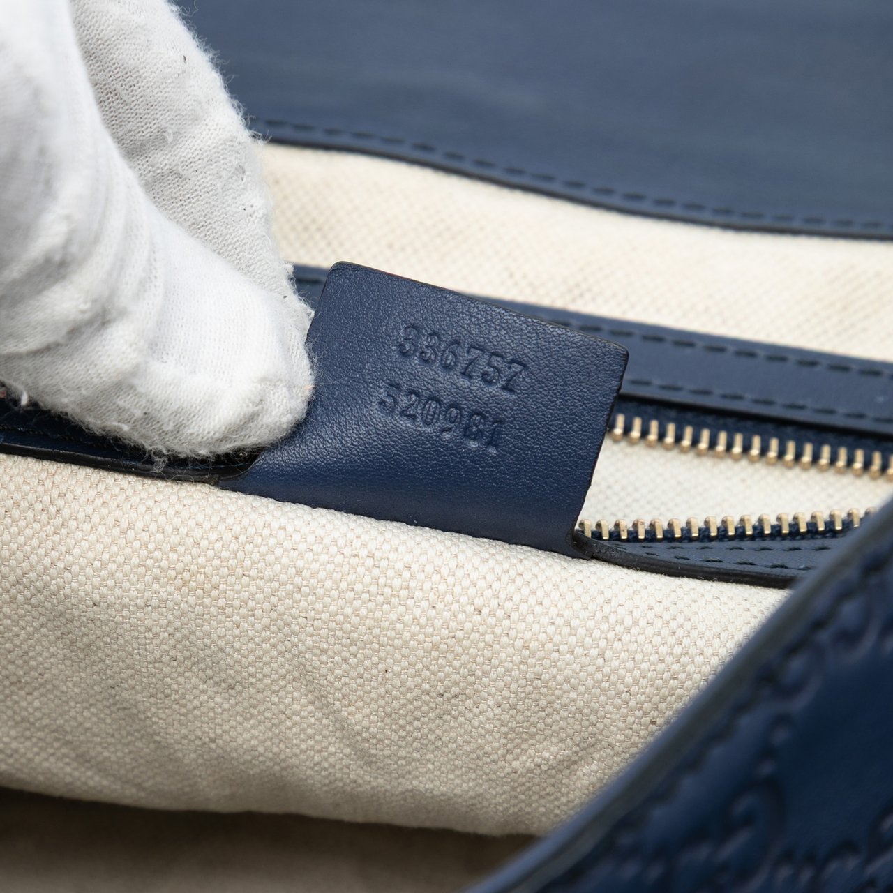 Gucci Large Guccissima Emily Chain Shoulder Bag Blauw