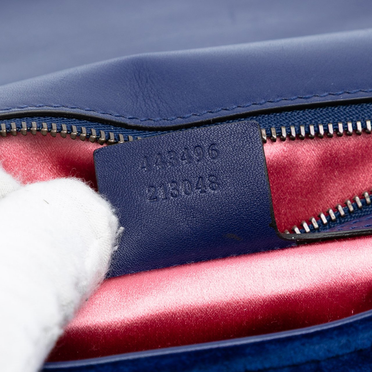 Gucci Large GG Marmont Matelasse Velvet Shoulder Bag Blauw