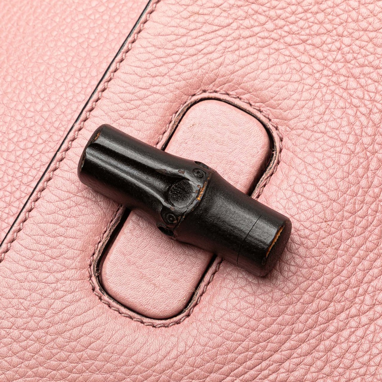 Gucci Medium Leather Bamboo Daily Satchel Roze