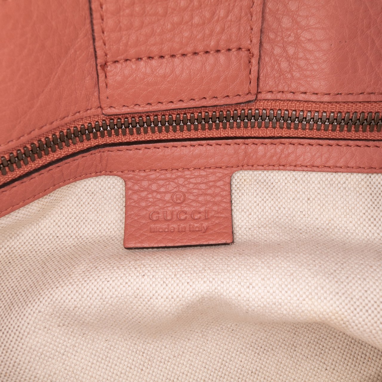 Gucci Medium Calfskin Bamboo Shopper Satchel Roze
