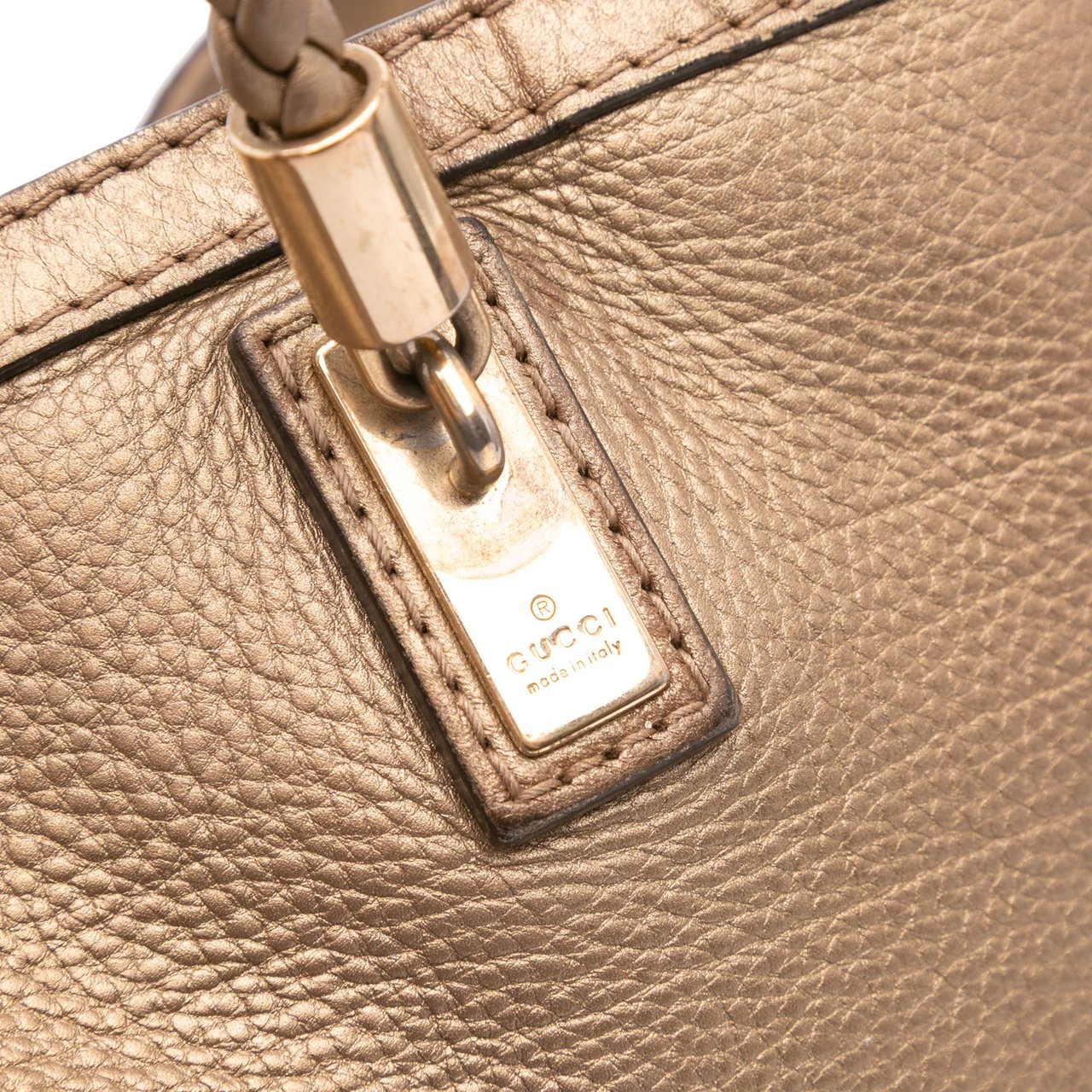 Gucci Metallic Grained Leather Bella Tote Goud