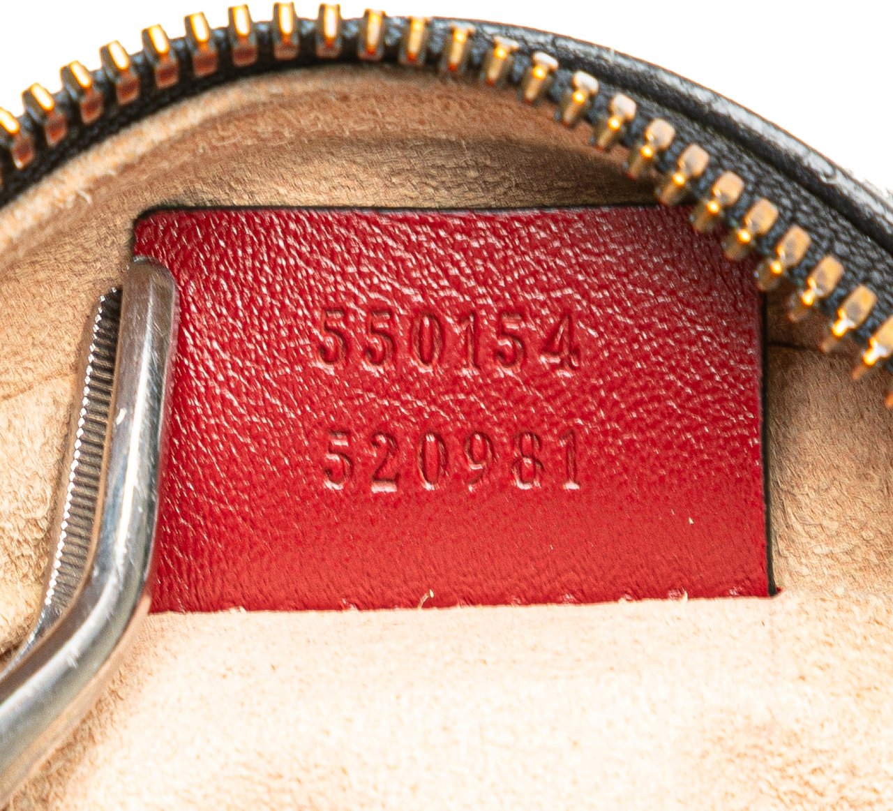 Gucci Mini GG Marmont Matelasse Leather Torchon Round Crossbody Zwart