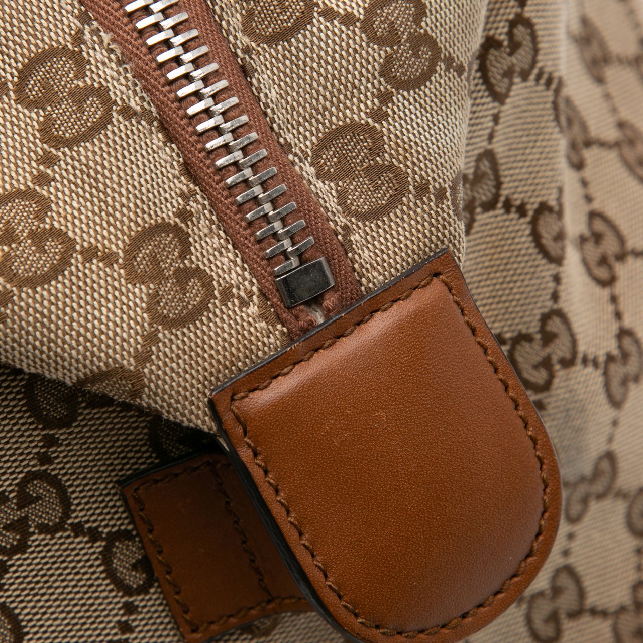 Gucci GG Canvas Web Travel Bag Bruin