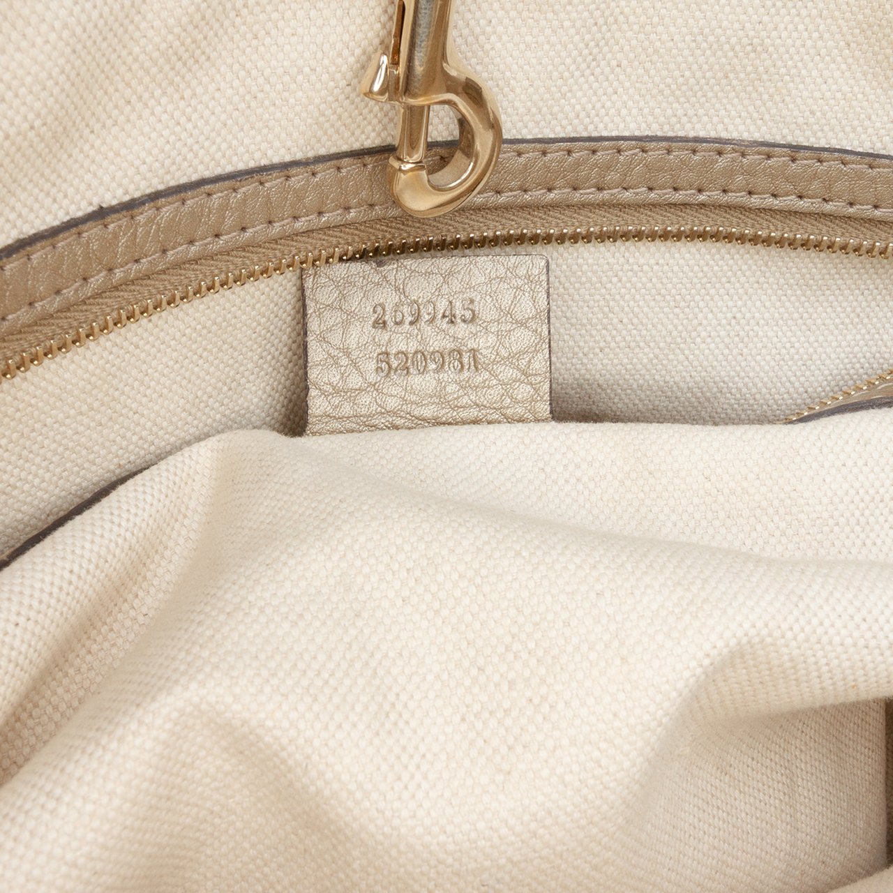 Gucci Metallic Grained Leather Bella Tote Goud
