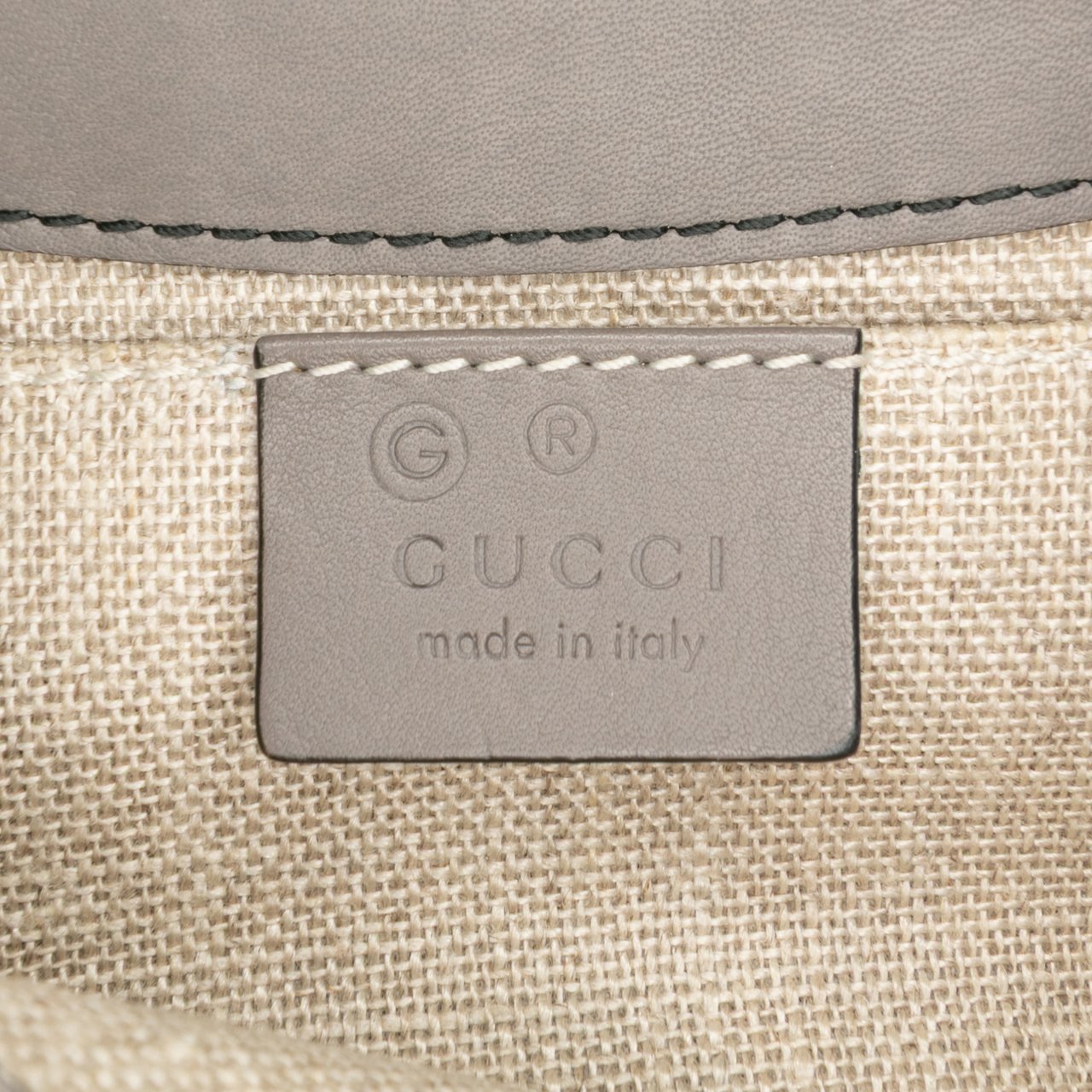 Gucci Mini Microguccissima Emily Crossbody Grijs