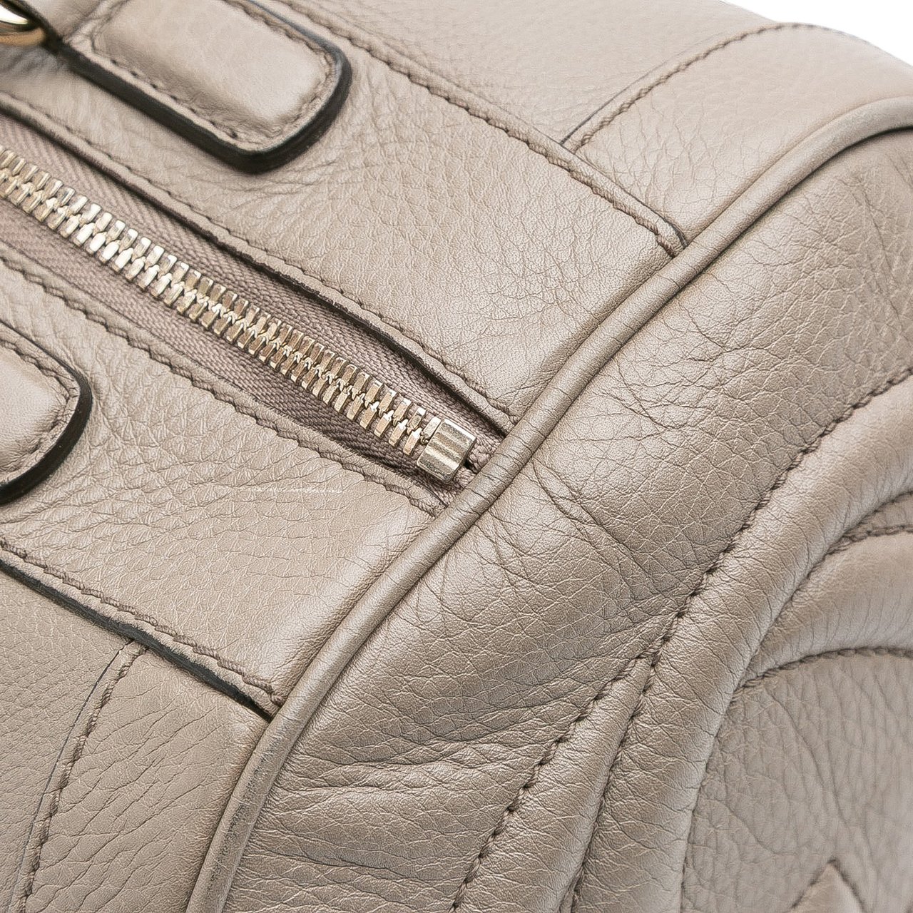 Gucci Medium Pebbled Calfskin Soho Boston Bag Grijs